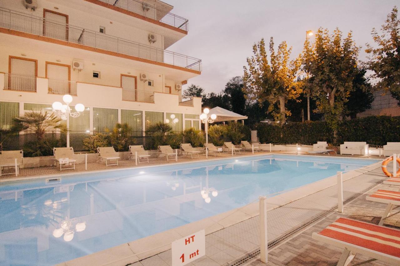 Hotel Beverly Rimini Ngoại thất bức ảnh